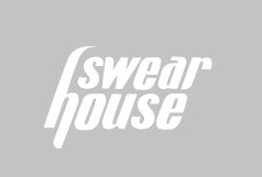 Het logo van Swearhouse, waar je duurzame kinderkleding kunt kopen, geproduceerd in Rotterdam. 
